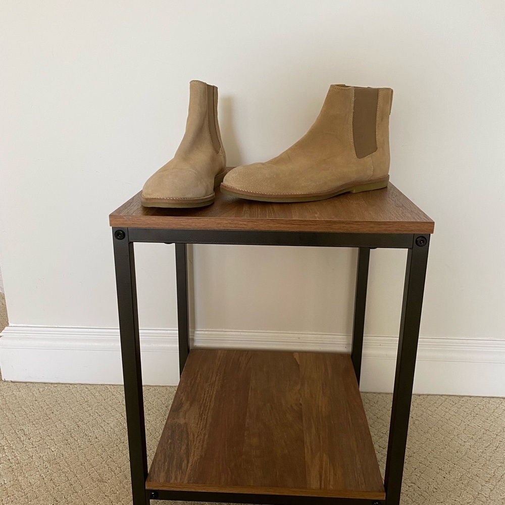 Zara Men’s Tan Suede Chelsea Boots